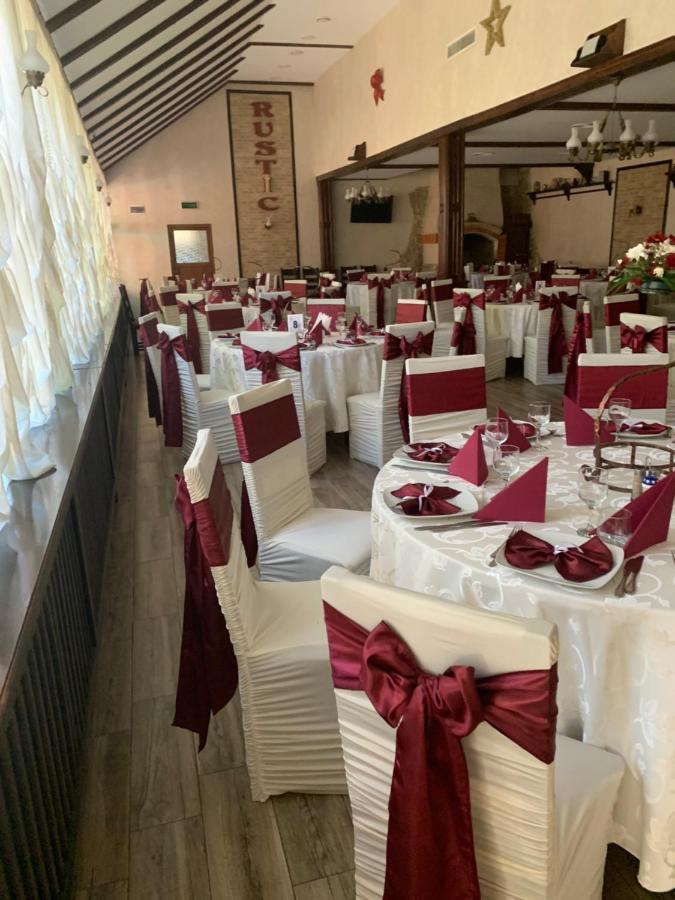 Pensiune Restaurant Rustic Rm Sarat Рымнику-Сэрат Экстерьер фото