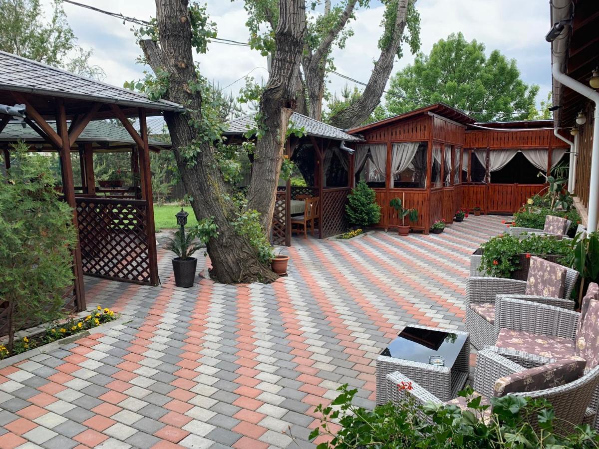 Pensiune Restaurant Rustic Rm Sarat Рымнику-Сэрат Экстерьер фото